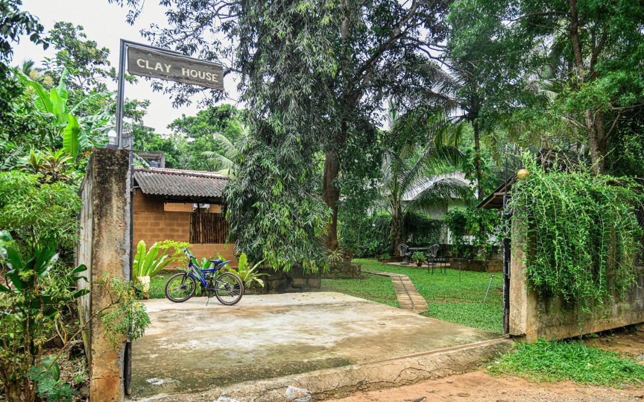 Hotel Clay House à Uda Walawe Extérieur photo